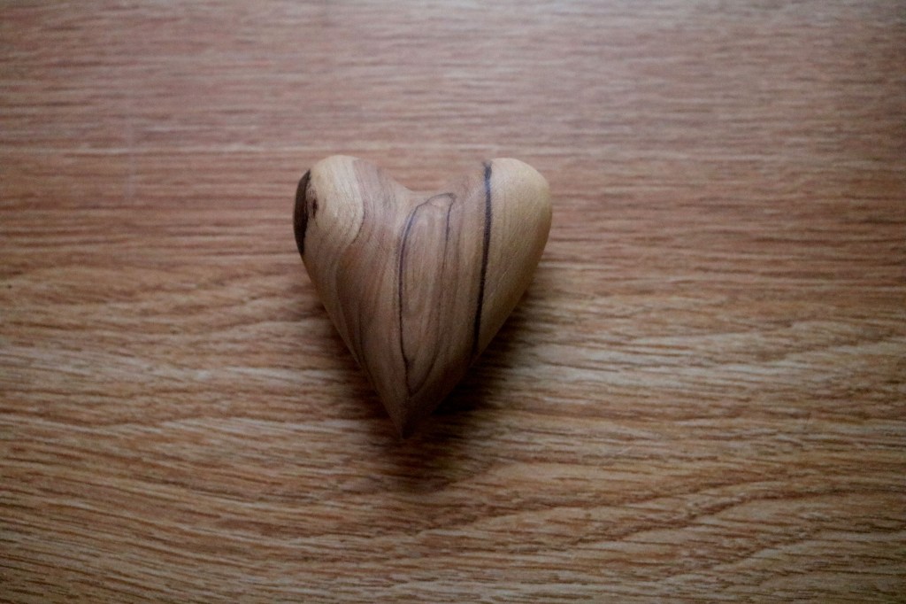 This image has an empty alt attribute; its file name is papaheart.jpg